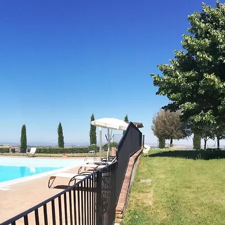 Tuscan Retreat In Montalceto